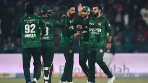 star-all-rounder-helps-pakistan-beats-australia-in-1st-t20i