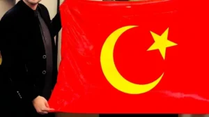 renowned-journalist-launches-new-political-party