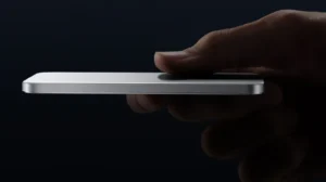 xiaomis-new-ultra-thin-power-bank-can-attach-to-your-phone