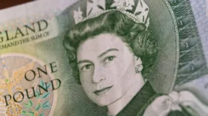 did-the-british-pound-suddenly-drop-to-rs-9-against-pakistani-rupee