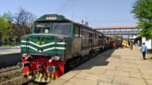 pakistan-railways-employees-go-on-strike-over-non-payment-of-allowances-for-2-5-years