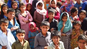 nearly-3-in-10-pakistanis-now-living-below-the-poverty-line