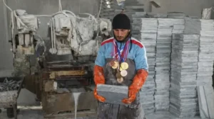 national-gold-medalist-forced-to-work-as-laborer-amid-financial-hardship