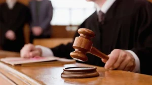 high-courts-orders-jail-and-rs-100000-fine-after-lawyer-misbehaves-with-female-judge