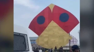 pakistans-largest-kite-installed-at-lahores-liberty-chowk