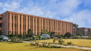 student-challenges-university-in-court-over-gold-medal-snub