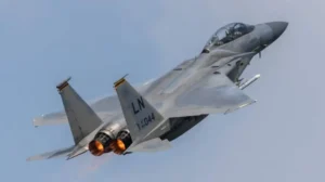 us-f-15-fighter-jet-crashes-in-kuwait