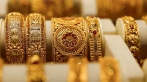 gold-price-falls-sharply-in-pakistan-after-brief-rally