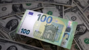 rupee-trashes-british-pound-euro-in-huge-session-for-pakistani-traders