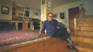 house-of-award-winning-iranian-director-hit-in-air-strike