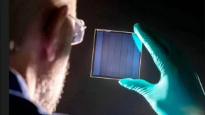 microsoft-also-develops-glass-storage-device-that-stores-terabytes-in-small-size