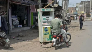 govt-orders-physical-inspection-of-all-petrol-stations-to-prevent-hoarding
