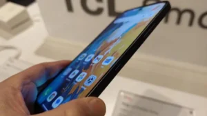 tcl-unveils-worlds-first-paper-like-screen-that-is-also-a-vibrant-amoled
