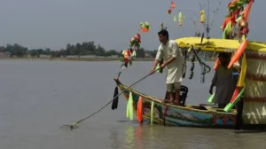 missile-debris-kills-pakistani-fisherman-near-iran-coast