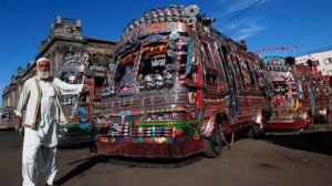 karachi-launches-crackdown-on-bus-fare-overcharging-ahead-of-eid