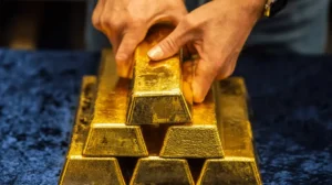 gold-price-falls-below-rs-5-lac-in-pakistan-after-trumps-ceasefire-announcement