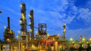 attock-refinery-restarts-supply-after-shutdown-over-road-closures