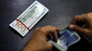 pakistani-banks-see-sharp-rise-in-us-dollar-deposits-despite-tight-sbp-controls