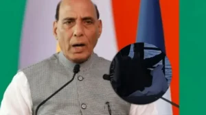 indias-defence-minister-suffers-bathroom-style-accident-on-german-submarine