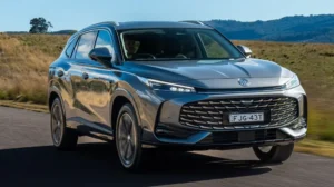 mg-announces-prices-for-new-hs-hybrid-models-in-pakistam