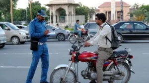 punjab-announces-fine-for-motorcyclists-without-indicators