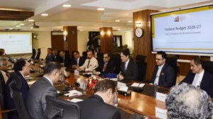 finance-minister-vows-to-reset-pakistans-business-climate-in-talks-with-us-investors