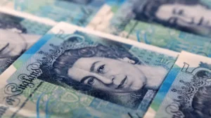 rupee-reverses-gains-against-most-currencies-as-market-panics-over-petrol-news