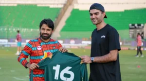 multan-sultans-honor-rawalpindiz-captain-with-a-special-jersey-ahead-of-psl-11-clash