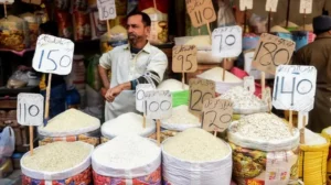 govt-imposes-curfew-like-market-closure-across-pakistan