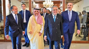 pakistan-emerges-as-leader-of-new-anti-war-axis-for-us-iran-peace-talks