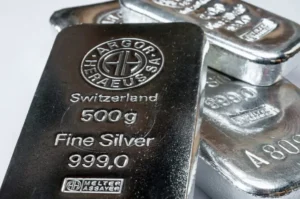 customs-launches-inquiry-after-400-kg-silver-miraculously-turns-into-lead