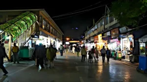 murree-imposes-daily-tax-on-street-vendors