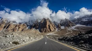 landslides-block-karakoram-highway-for-all-traffic-at-multiple-points
