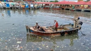 16000-kgs-of-garbage-removed-from-karachi-port