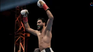 british-pakistani-boxer-becomes-world-champion-in-style