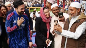 zohran-mamdani-goes-viral-after-wearing-custom-arsenal-thobe-for-eid-al-adha-prayer