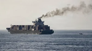 us-hands-over-22-iranian-ship-crew-members-to-pakistan