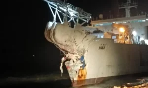 2-ships-collide-near-karachi-port