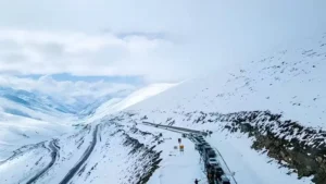 travel-advisory-issued-for-babusar-top-amid-continuous-snowfall