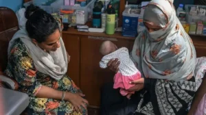 midwife-shortage-threatens-maternal-health-in-pakistan