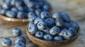 harvard-study-finds-very-common-fruit-that-slows-aging-by-nearly-3-years