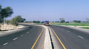 7-armed-robbers-steal-truck-carrying-cooking-oil-worth-rs-2-crore-on-motorway