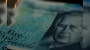 british-pound-loses-nearly-rs-3-against-pakistani-rupee-in-sharp-reversal-today