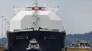 iran-allows-2nd-qatari-ship-full-of-lng-to-exit-hormuz-towards-pakistan