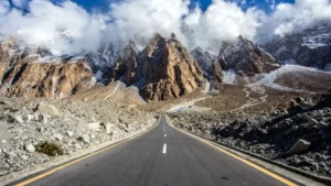 heavy-rain-and-landslides-halts-traffic-at-karakoram-highway