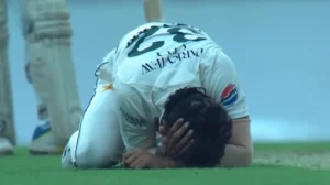 pakistani-fast-bowler-stretchered-off-field-after-picking-up-injury-during-bangladesh-test