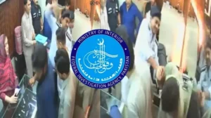 fia-officers-caught-assaulting-shopkeepers-during-raid