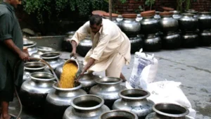caterers-street-food-vendors-see-sudden-sales-spike-as-muharram-demand-rises