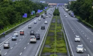 punjab-inaugurates-pakistans-first-european-style-road