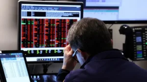 govt-may-impose-new-tax-on-buying-and-selling-psx-shares-in-budget